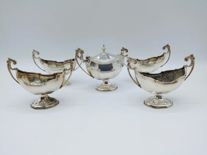 4 Zoutkommen + zoutvat met binnenbak en lepel, Deakin, Chester, 1897