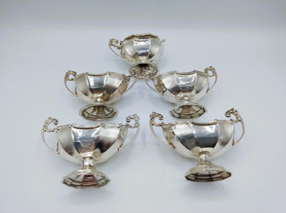 4 Zoutkommen + zoutvat met binnenbak en lepel, Deakin, Chester, 1897