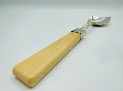 Zilveren ijslepel met benen heft, P.L. Uriot, Amsterdam, 1839