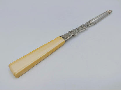 Zilveren mergboor met benen heft, J.M. Steiger, Amsterdam, 1852