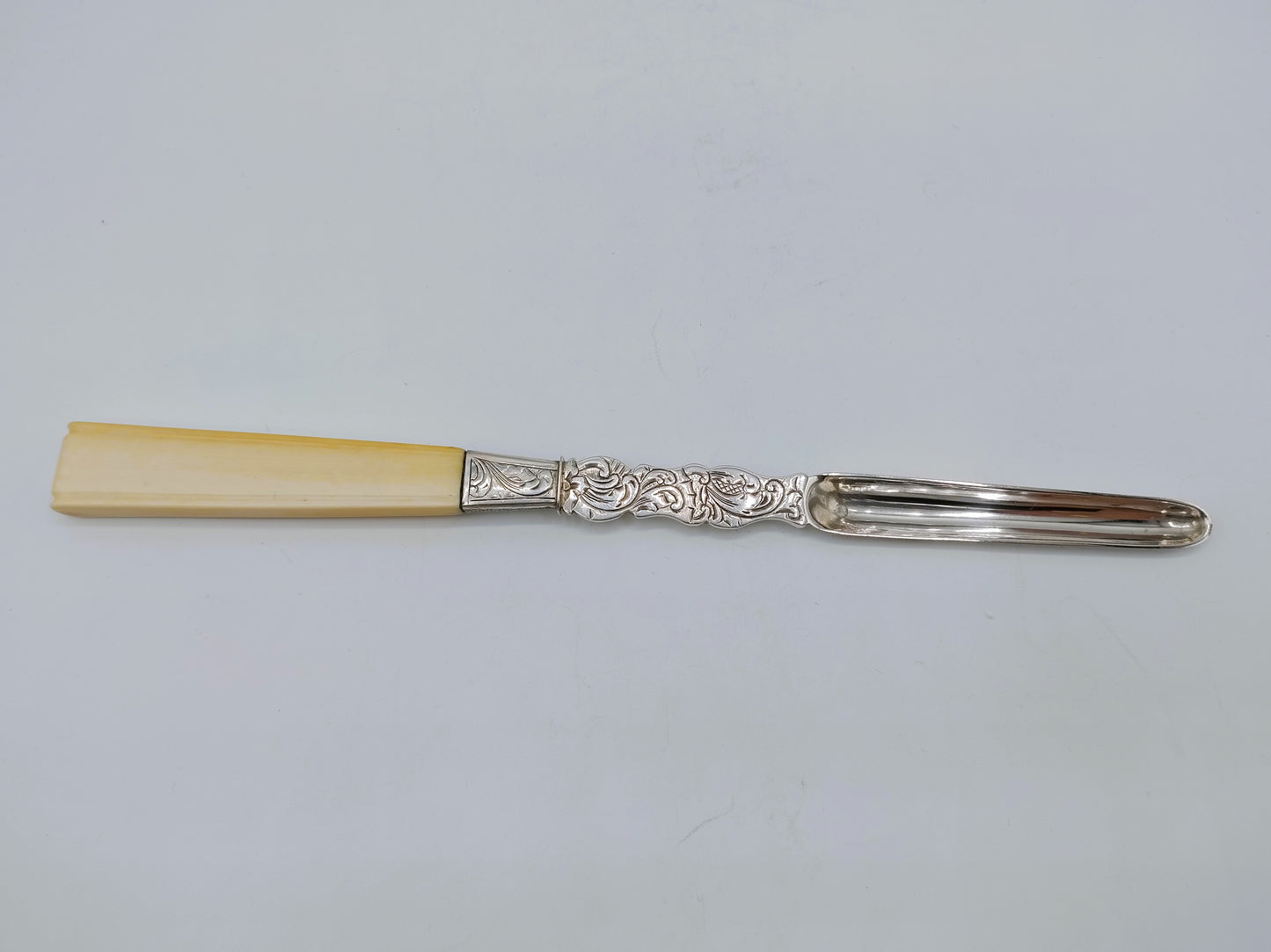 Zilveren mergboor met benen heft, J.M. Steiger, Amsterdam, 1852