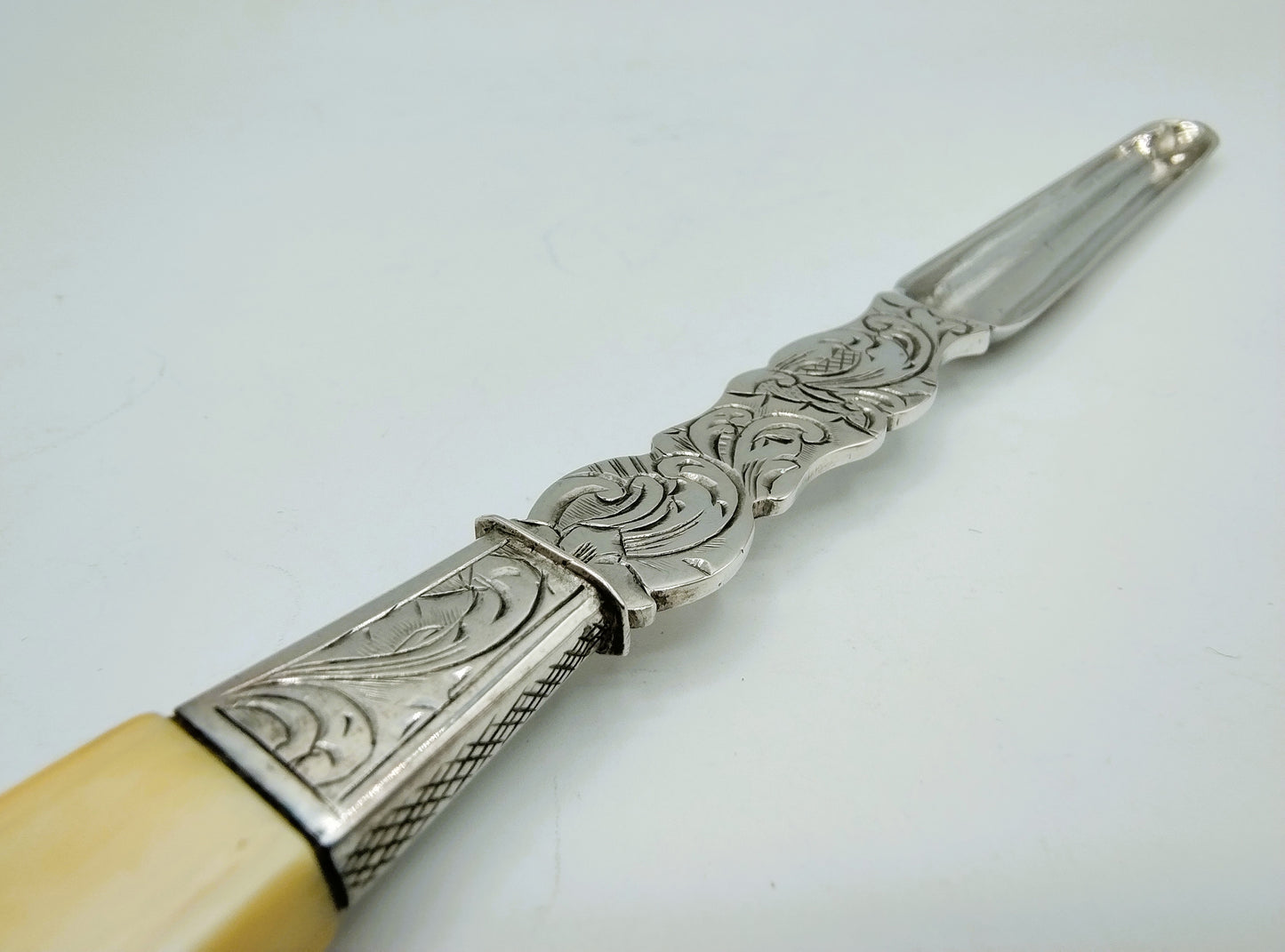 Zilveren mergboor met benen heft, J.M. Steiger, Amsterdam, 1852