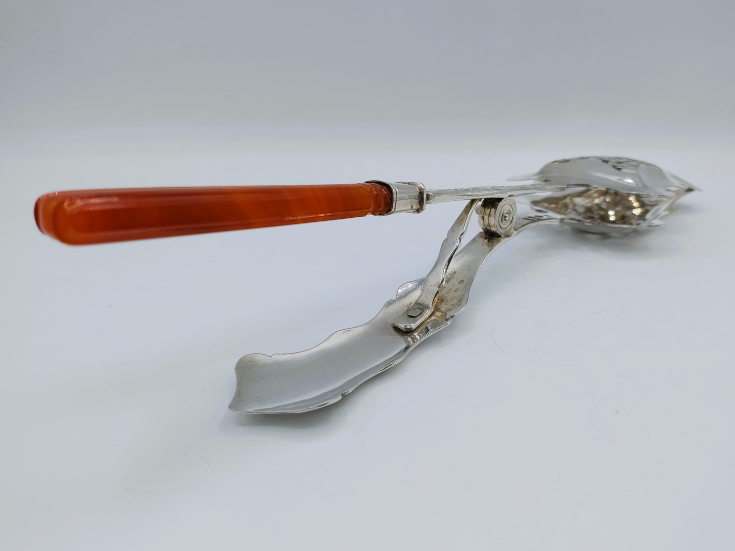 Zilveren serveertang met carneolen heft, J. van Wijk sr. Amsterdam, 1846