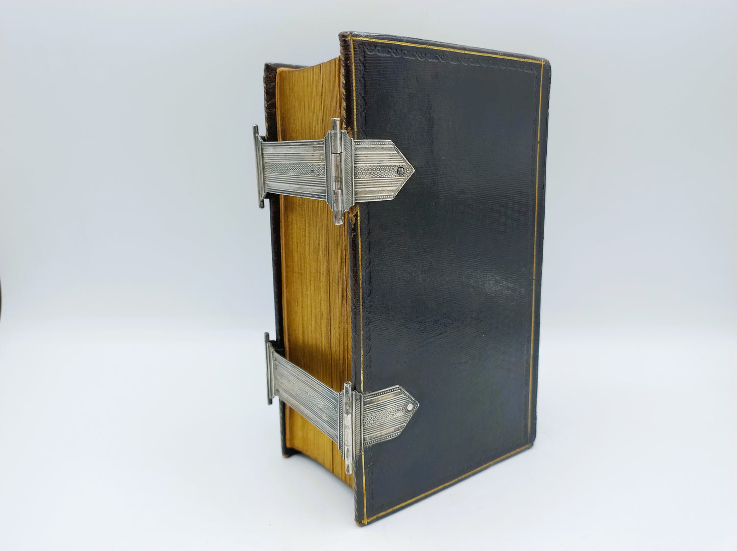 Bibel mit silbernen Schließen, H.H. van de Dool, Schoonhoven, 1841