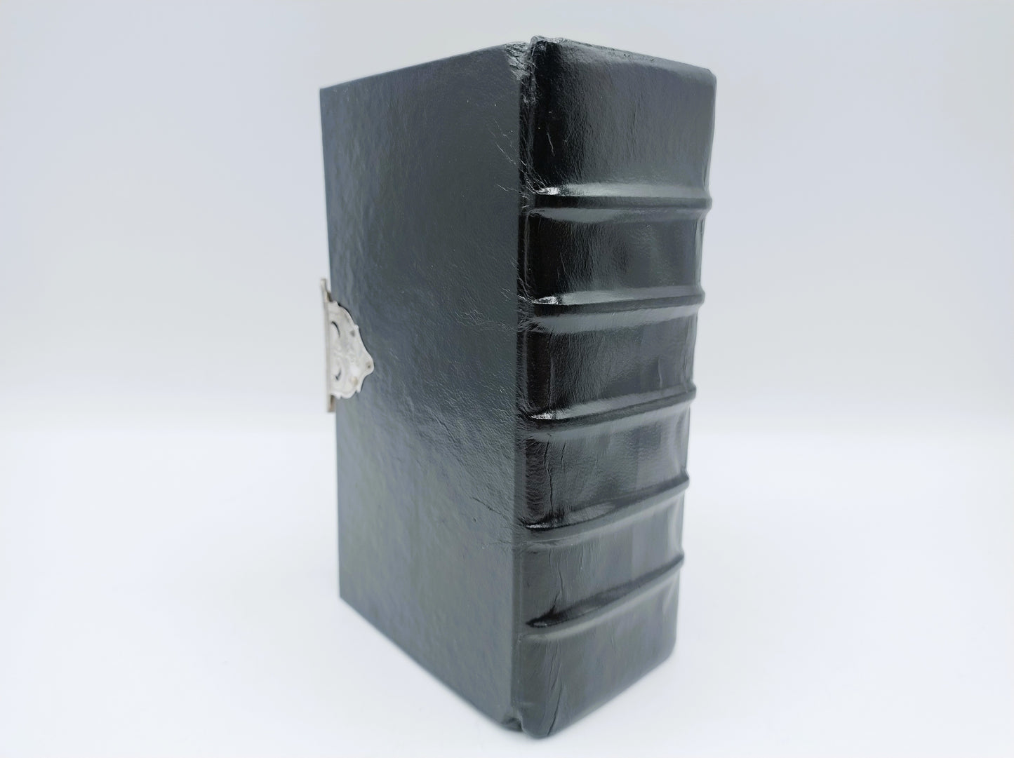 18e Eeuwse Bijbel met zilveren slot, Den Haag, 1791 / 1900