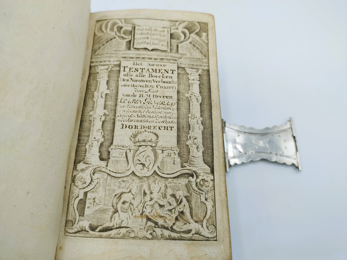 18e Eeuwse Bijbel met zilveren slot, Den Haag, 1791 / 1900