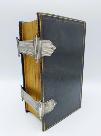 Bibel mit silbernen Schließen, H.H. van de Dool, Schoonhoven, 1841