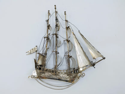 Grote zilveren miniatuur, driemaster, J. Postmus, Hoorn, 1918
