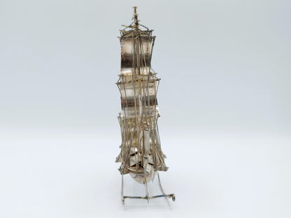 Grote zilveren miniatuur, driemaster, J. Verhoogt, Hoorn, ca. 1910