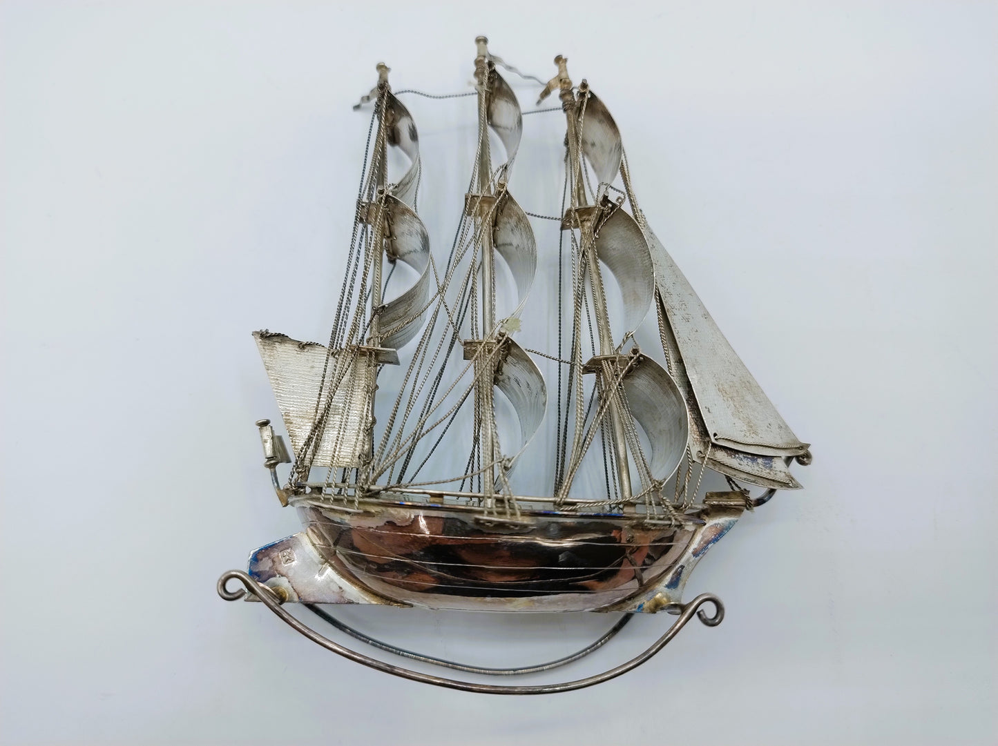 Grote zilveren miniatuur, driemaster, J. Verhoogt, Hoorn, ca. 1910