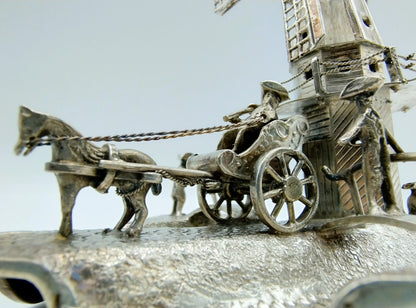 Grote zilveren miniatuur molen in polderlandschap, J. Verhoogt, Hoorn, 1905