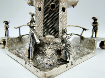 Grote zilveren miniatuur molen in polderlandschap, J. Verhoogt, Hoorn, 1905