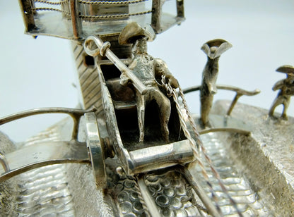 Grote zilveren miniatuur molen in polderlandschap, J. Verhoogt, Hoorn, 1905