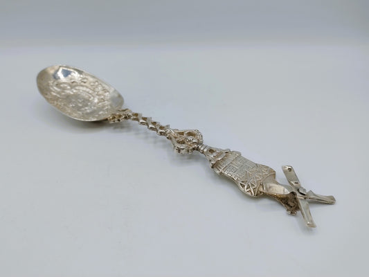 Zilveren sierlepel met wapen, A. de Groot-Boersma, Sneek, 1901