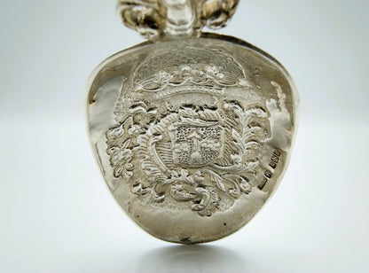 Zilveren sierlepel met wapen, A. de Groot-Boersma, Sneek, 1901