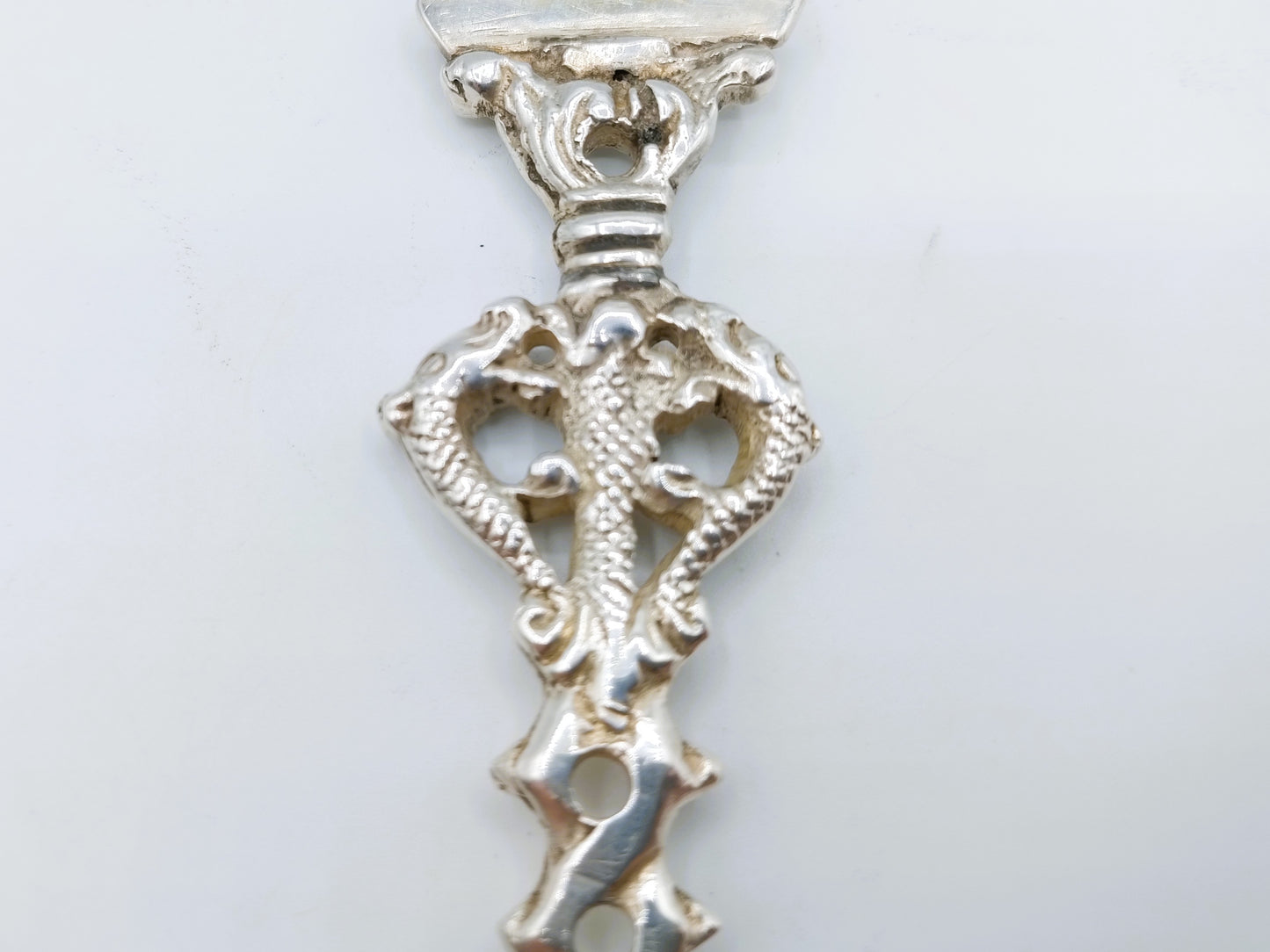 Zilveren sierlepel met wapen, A. de Groot-Boersma, Sneek, 1901