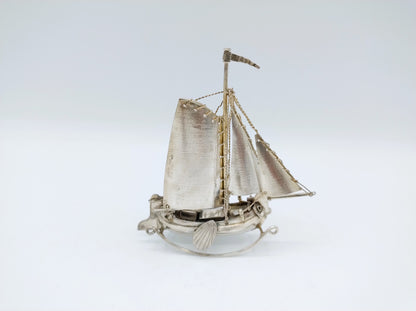 Zilveren miniatuur vissersboot, J. van Dijk, Hoorn, ca. 1915