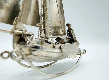 Zilveren miniatuur vissersboot, J. van Dijk, Hoorn, ca. 1915