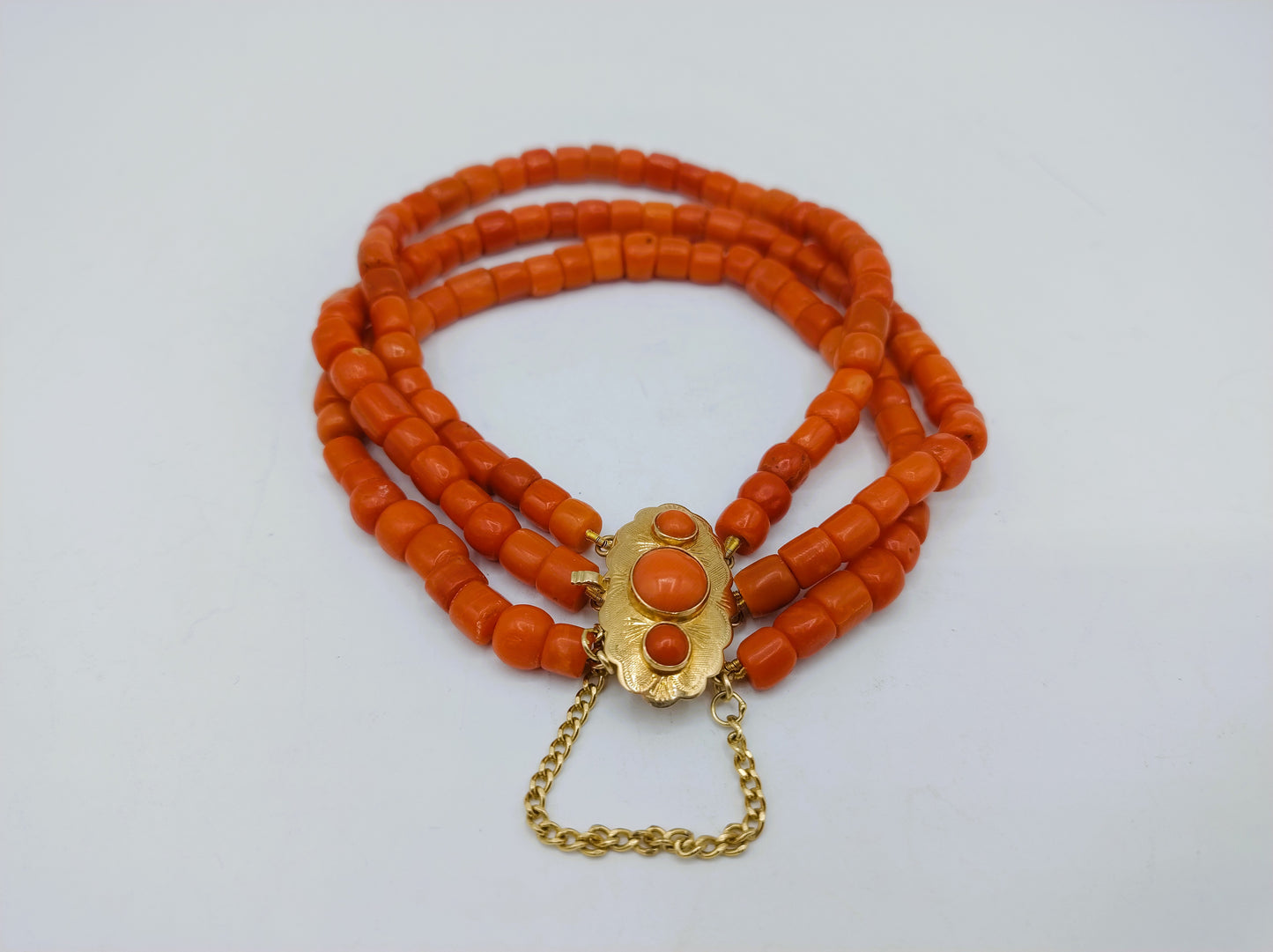 Bloedkoralen armband met gouden slot, Amsterdam