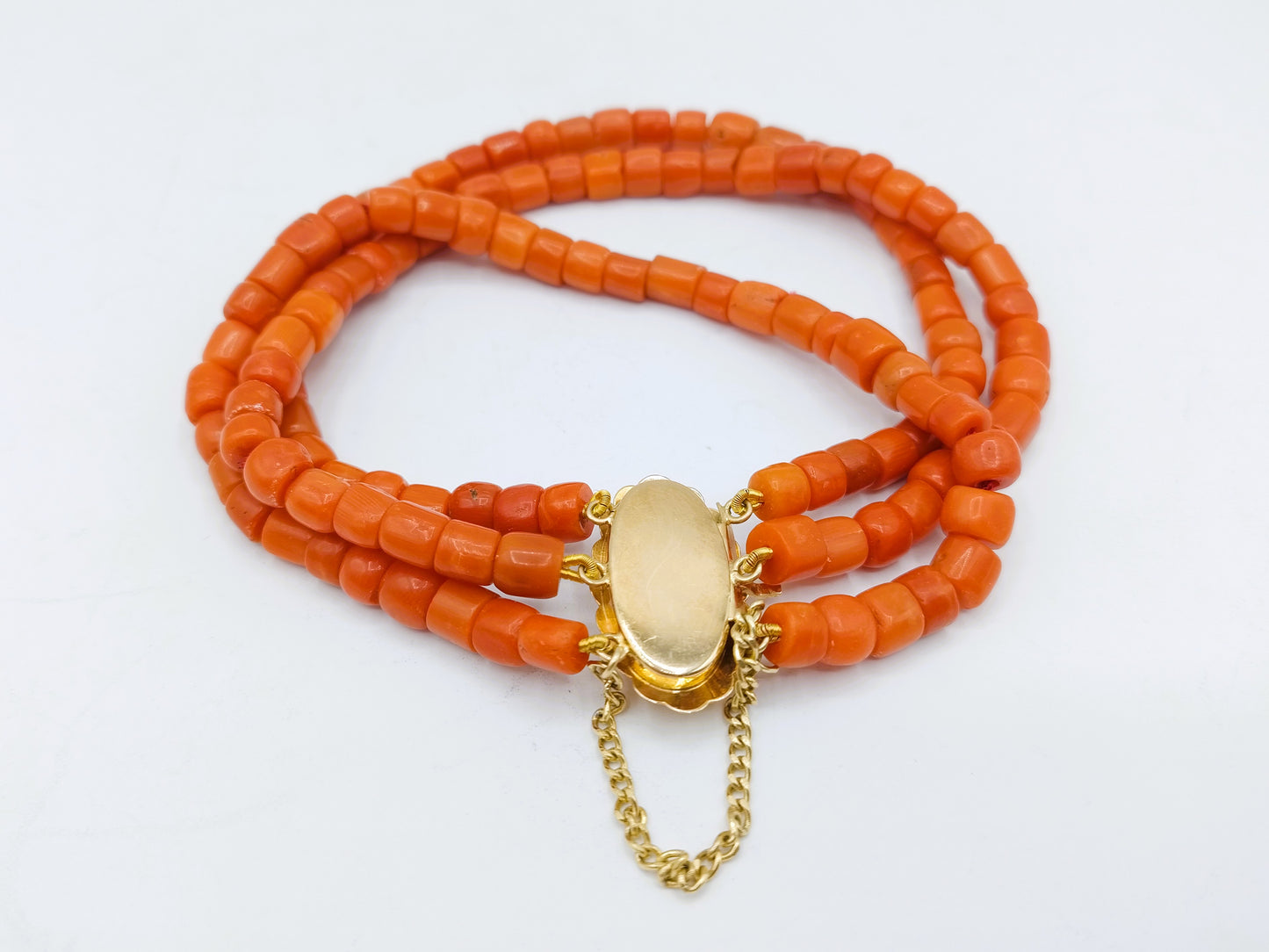 Bloedkoralen armband met gouden slot, Amsterdam