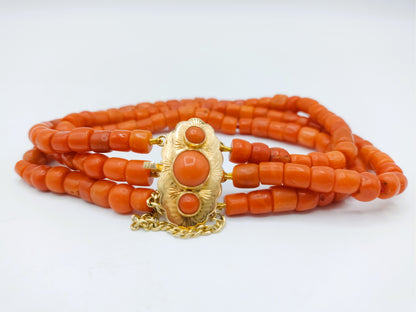 Bloedkoralen armband met gouden slot, Amsterdam