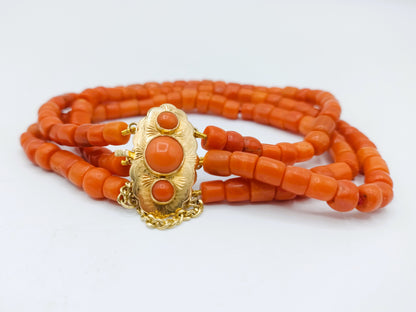 Bloedkoralen armband met gouden slot, Amsterdam