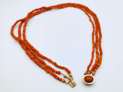 Bloedkoralen ketting met gouden slot, 19e eeuws
