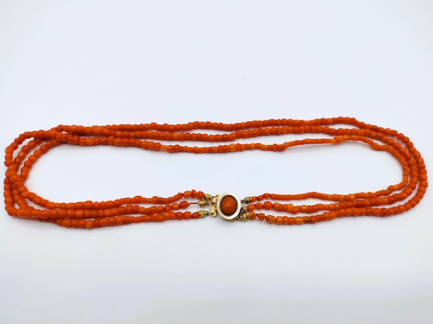 Bloedkoralen ketting met gouden slot, 19e eeuws