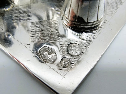 Zilveren miniatuur, boerin met juk, J. Verhoogt, Hoorn, 1910