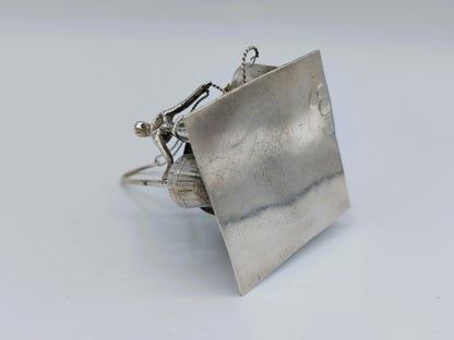 Miniatuur vrouw bij waterput, J. Verhoogt, Hoorn, 1909
