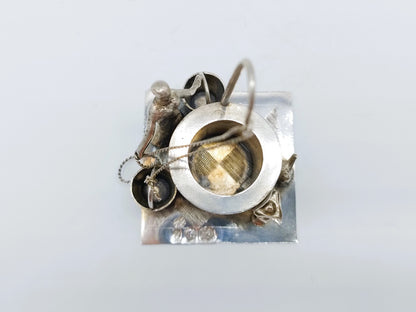 Miniatuur vrouw bij waterput, J. Verhoogt, Hoorn, 1909