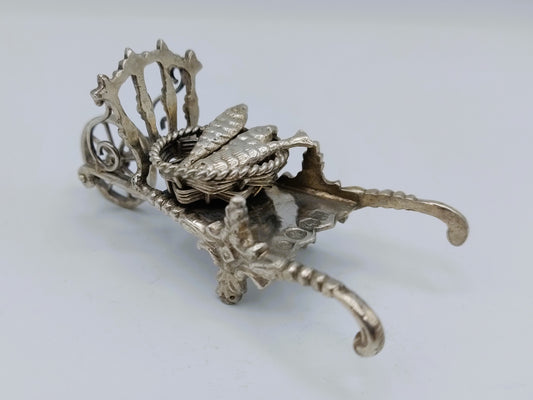 Miniatuur kruiwagen met vismand, J. Verhoogt, Hoorn, 1908