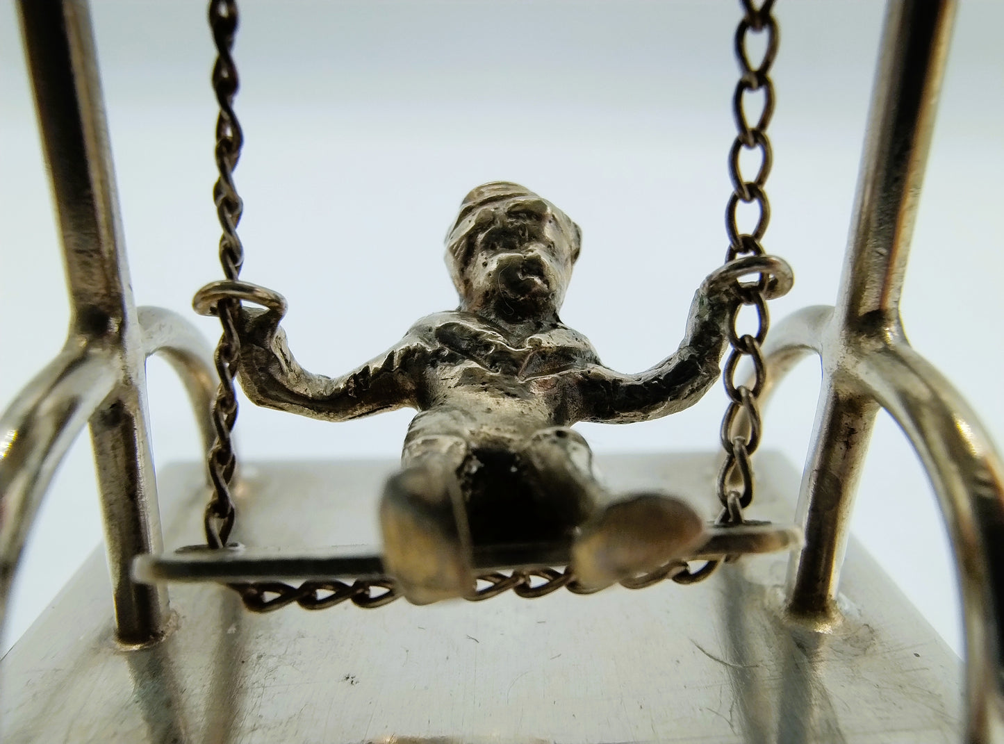 Zilveren miniatuur schommel, A.F. Westerwaal, Amsterdam, ca. 1910