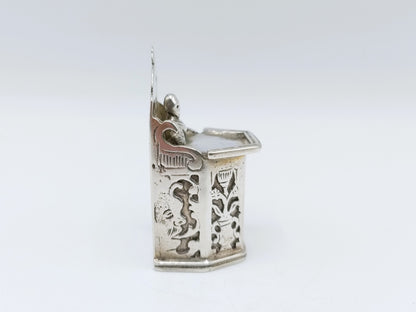 Zilveren miniatuur kinderstoel,  R. Scheltens, Groningen, ca. 1860