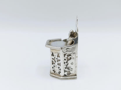 Zilveren miniatuur kinderstoel,  R. Scheltens, Groningen, ca. 1860