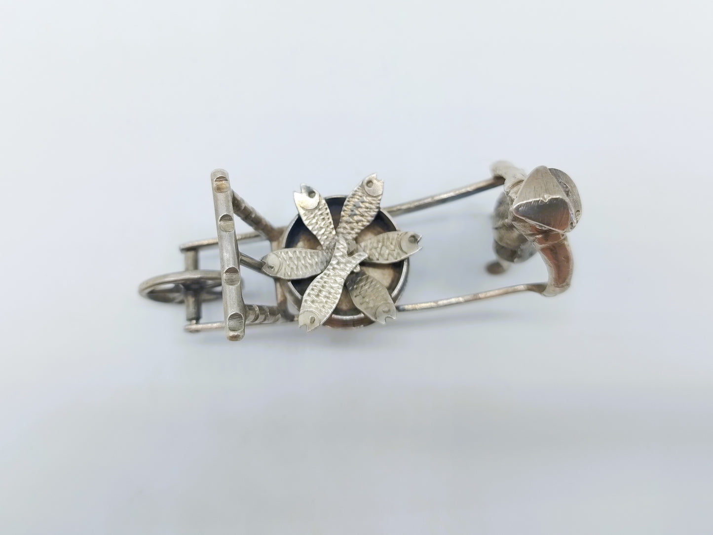 Zilveren miniatuur visboer met kruiwagen, A.F. Westerwaal, Amsterdam, ca. 1910