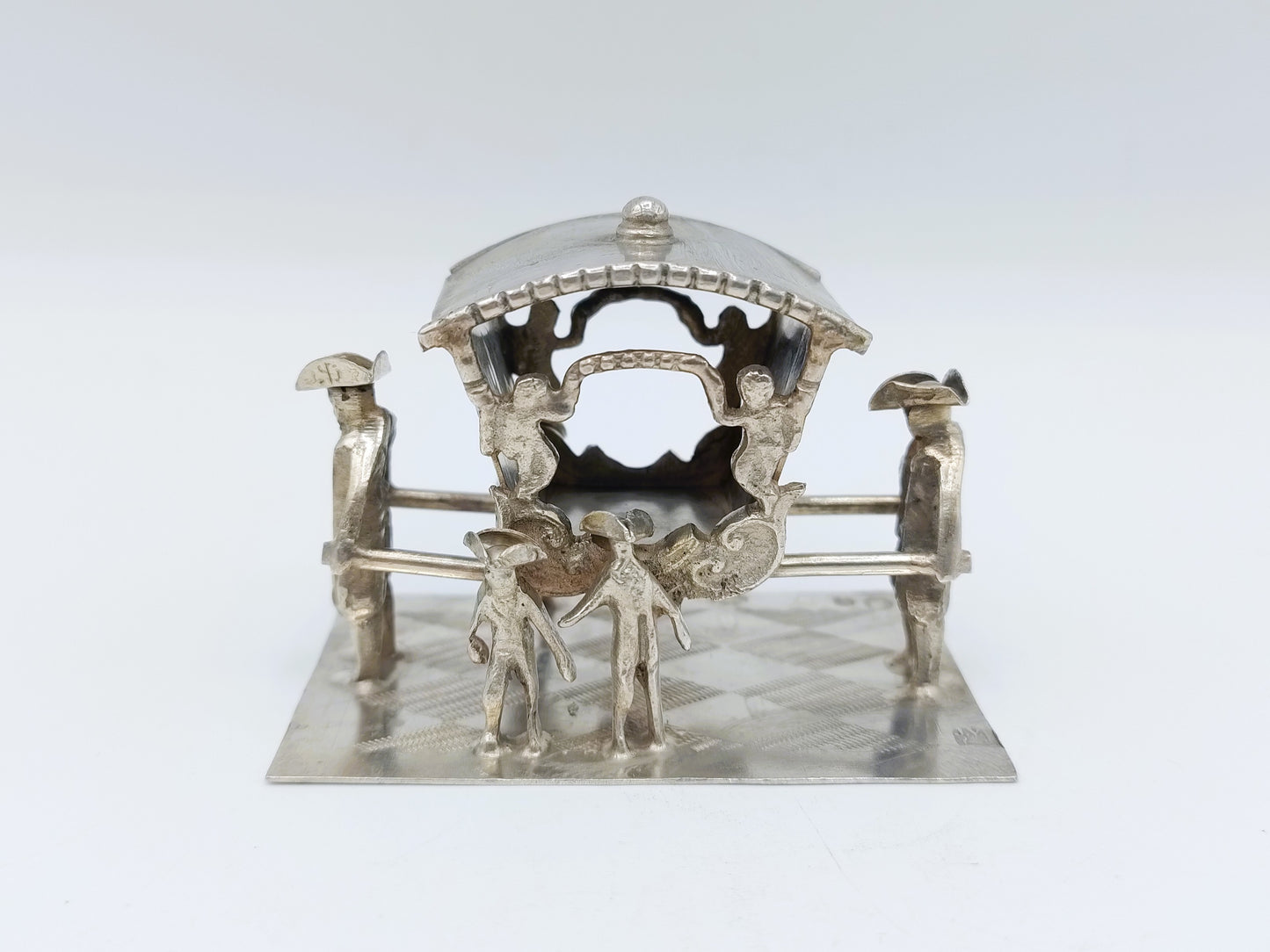 Miniatuur draagstoel met dragers, J. Verhoogt, Hoorn, 1910