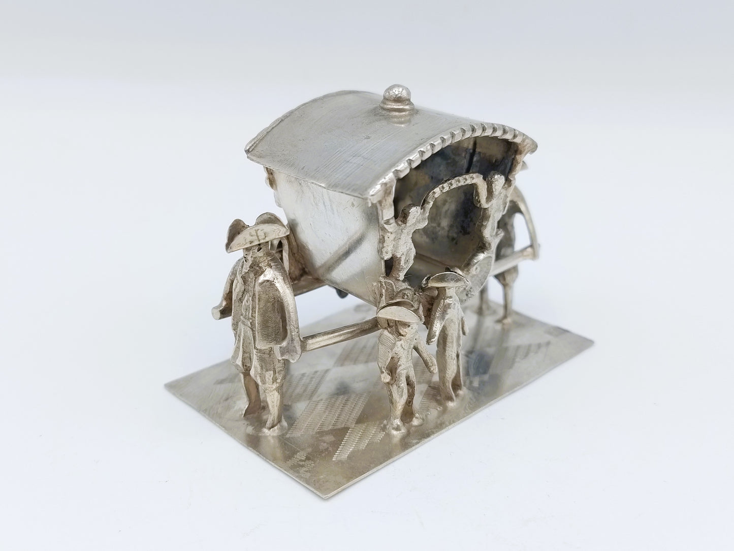 Miniatuur draagstoel met dragers, J. Verhoogt, Hoorn, 1910