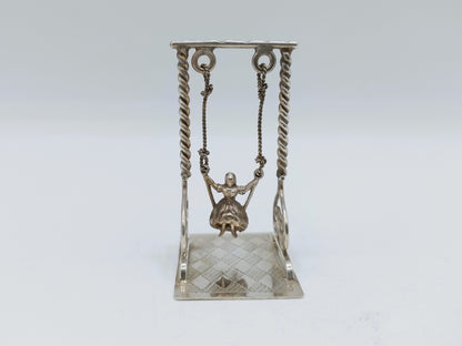 Zilveren miniatuur schommel, A.F. Westerwaal, Amsterdam, ca. 1910