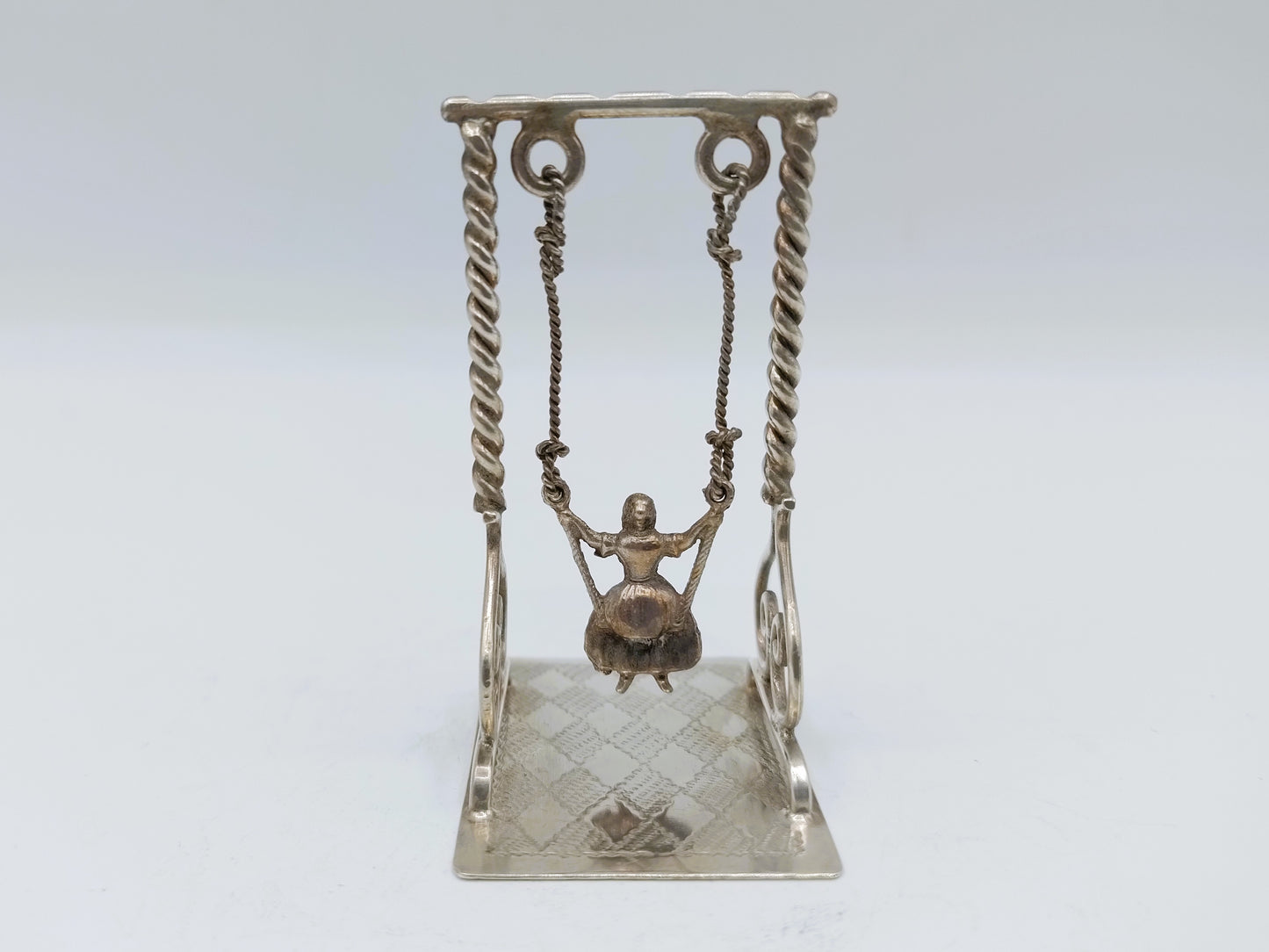 Zilveren miniatuur schommel, A.F. Westerwaal, Amsterdam, ca. 1910