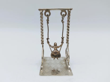 Zilveren miniatuur schommel, A.F. Westerwaal, Amsterdam, ca. 1910
