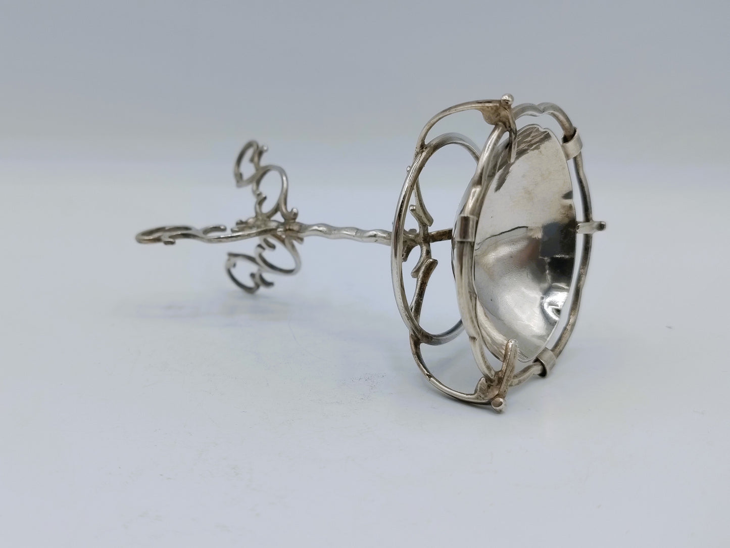 Zilveren miniatuur kwispedoor, J.S. Zwanenburg & Zn, Sneek, 19e eeuws