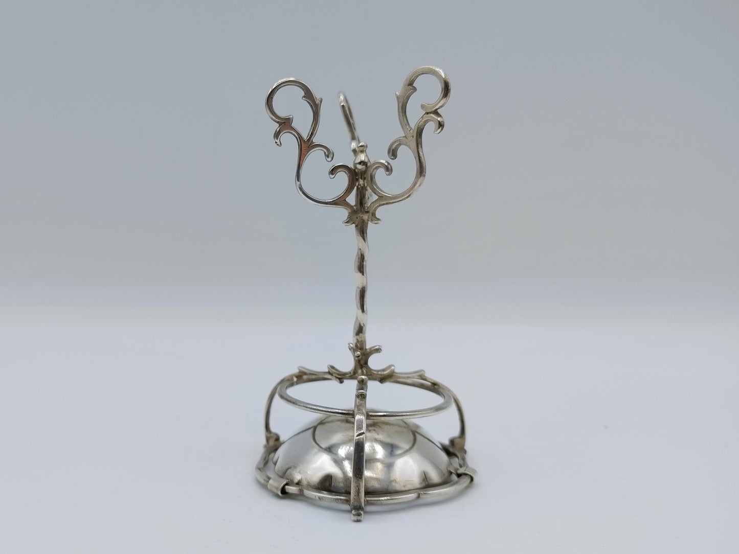 Zilveren miniatuur kwispedoor, J.S. Zwanenburg & Zn, Sneek, 19e eeuws