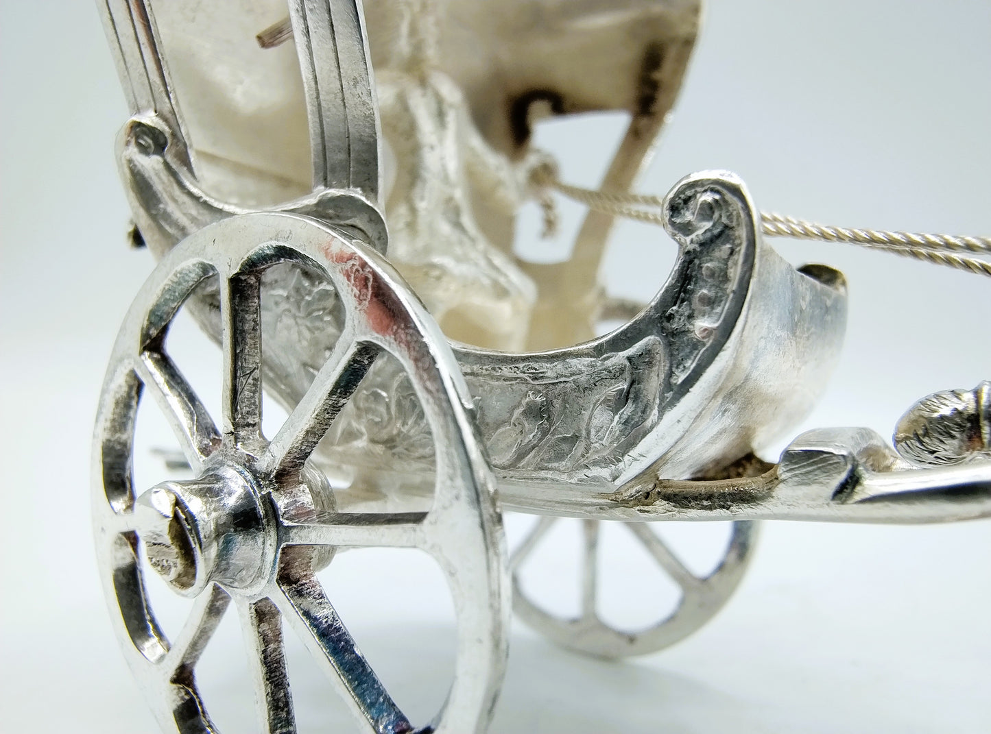 Zilveren miniatuur sjees met paard, A. van Geffen, Amsterdam, ca. 1730