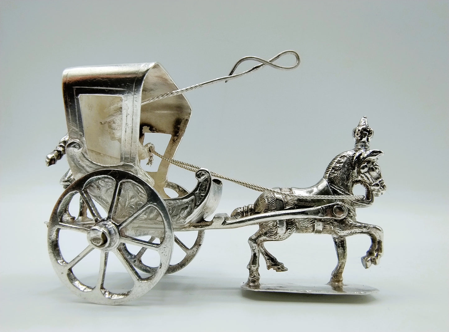 Zilveren miniatuur sjees met paard, A. van Geffen, Amsterdam, ca. 1730