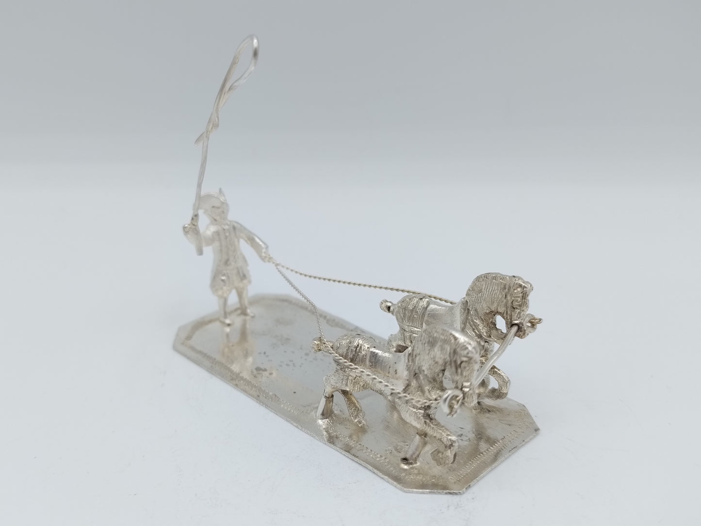 Zilveren miniatuur man met tweespan paarden, W. Freen, Dordrecht, 19e eeuws