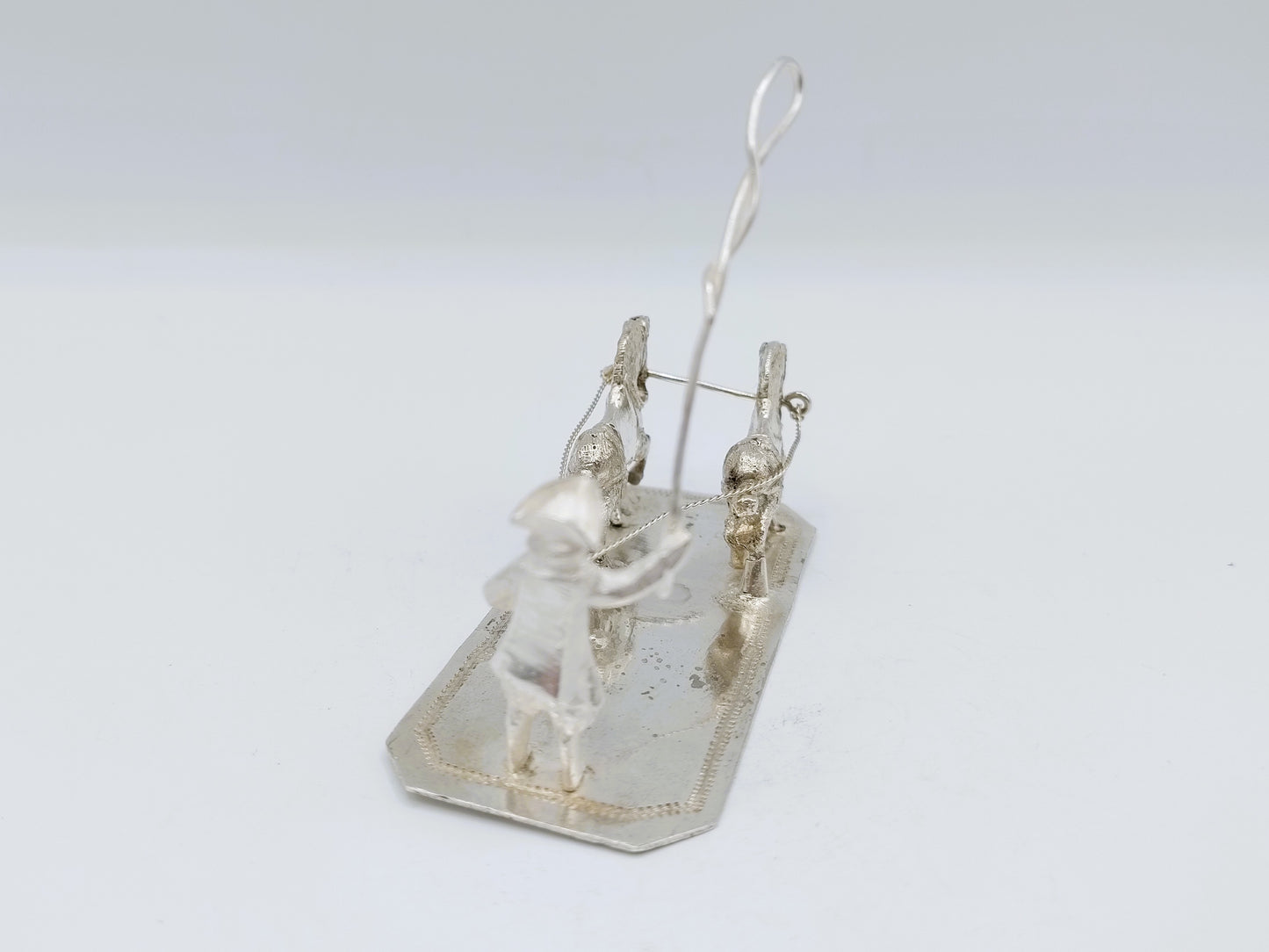 Zilveren miniatuur man met tweespan paarden, W. Freen, Dordrecht, 19e eeuws