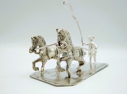 Zilveren miniatuur man met tweespan paarden, W. Freen, Dordrecht, 19e eeuws