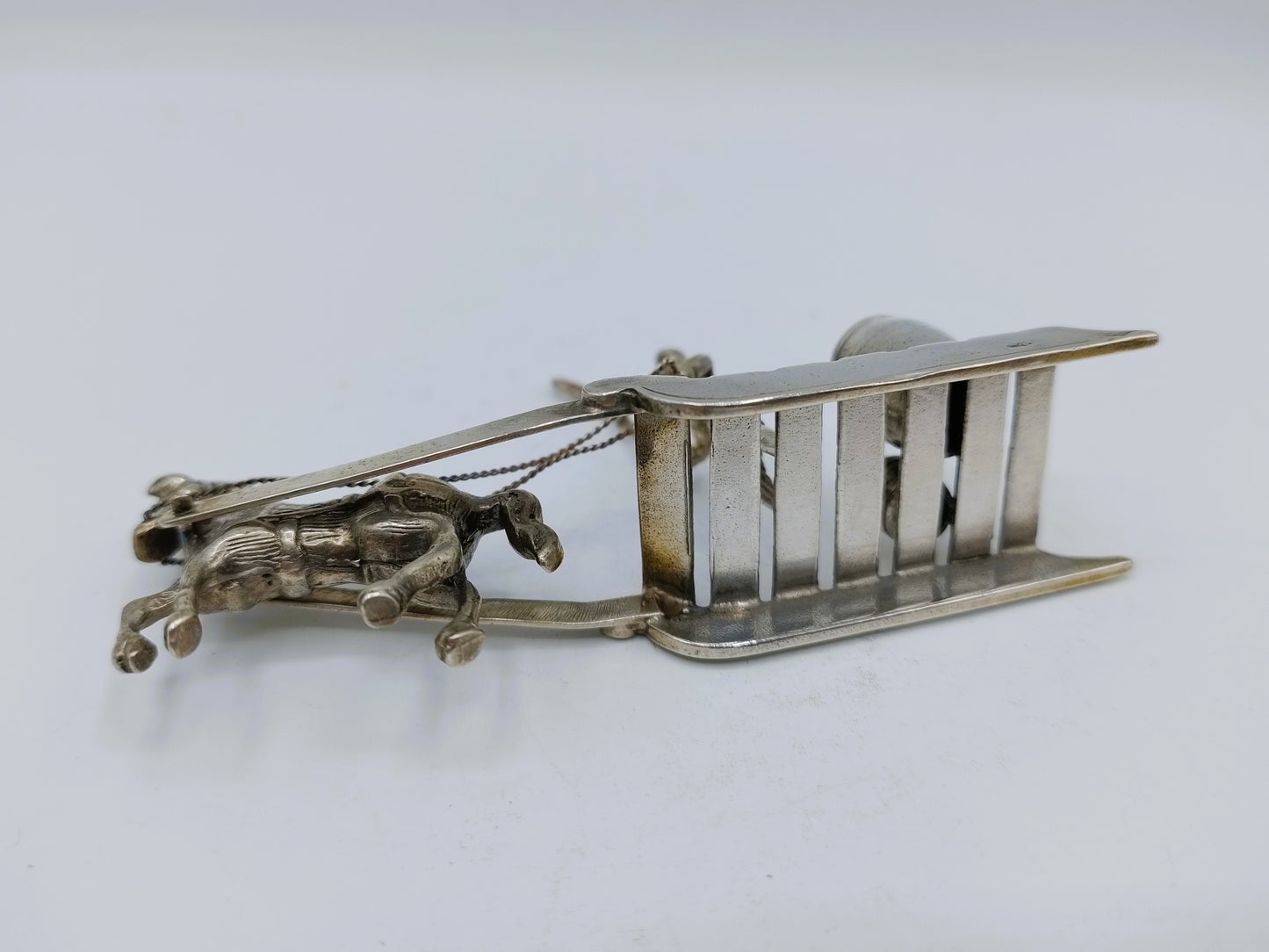 Zilveren miniatuur, paard met vrachtslee, J.P. Niekerk, Schoonhoven, ca. 1975