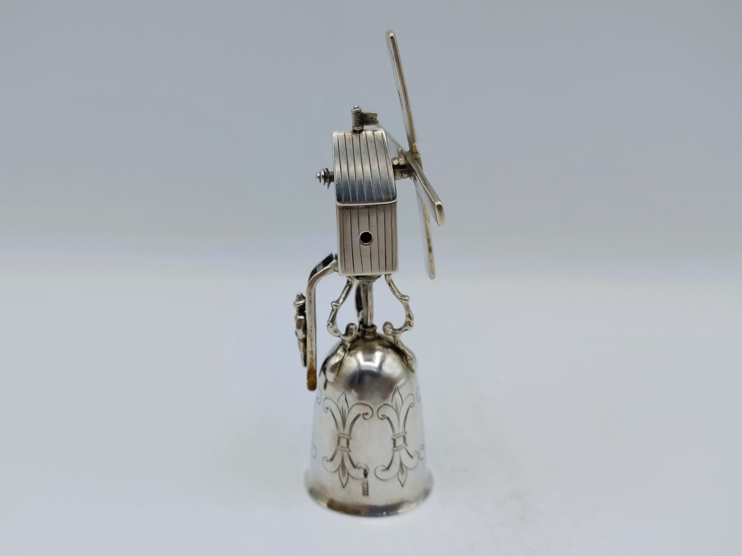 Zilveren miniatuur molenbeker, J.S. Zwanenburg & Zn, Sneek, 19e eeuws